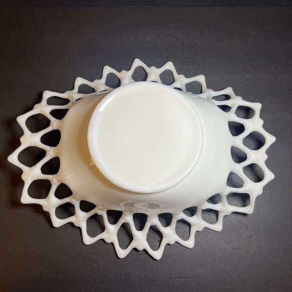 VTG MCM 1950s Westmoreland White Milk Glass Doric Pierced Lace Lattice Oval Bowl - Picture 6 of 7
